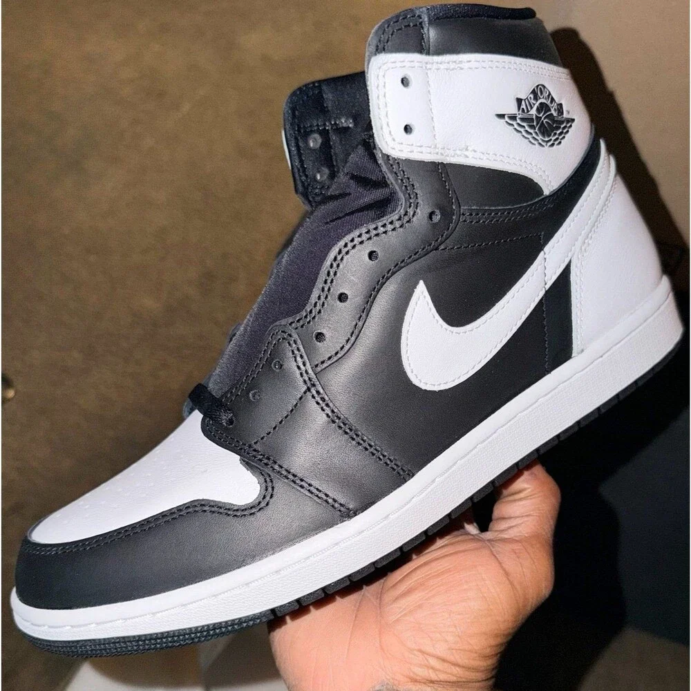 Nike Air Jordan 1 Retro High OG Black White Size 12